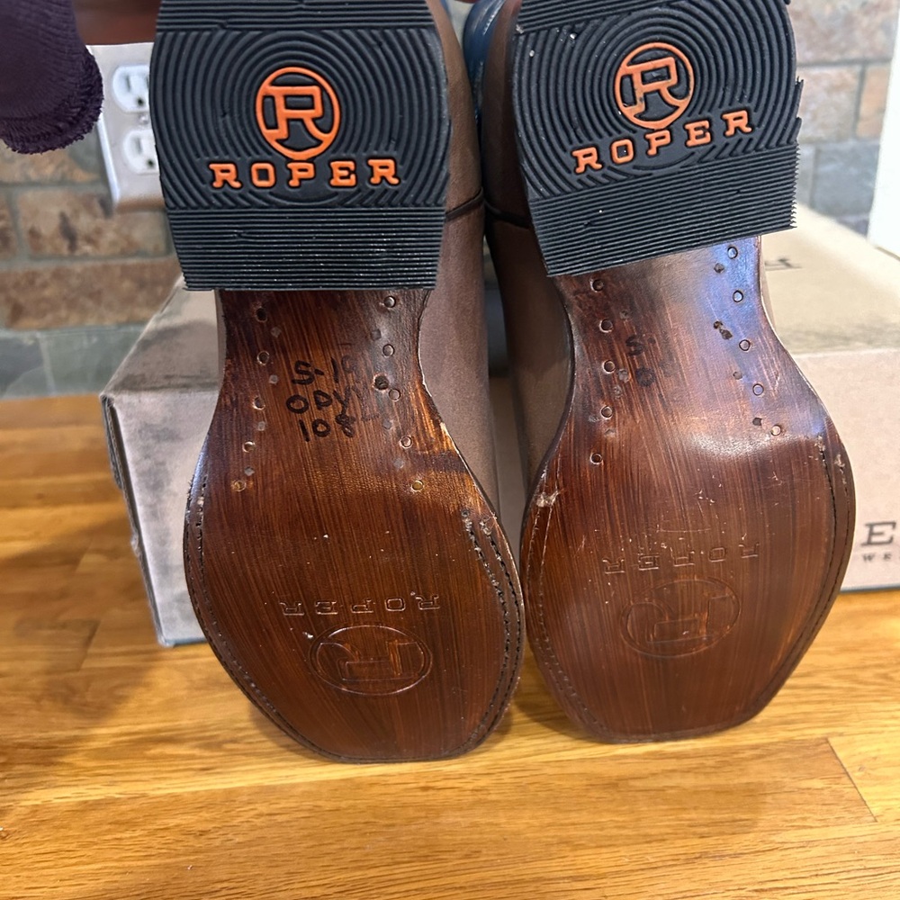NWT Roper Western Boots in Brown and Blue - Picture 2 of 3